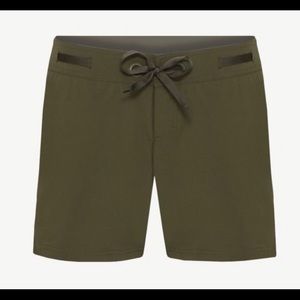 Women’s Prana ‘Silvana’ 6” boardshorts medium